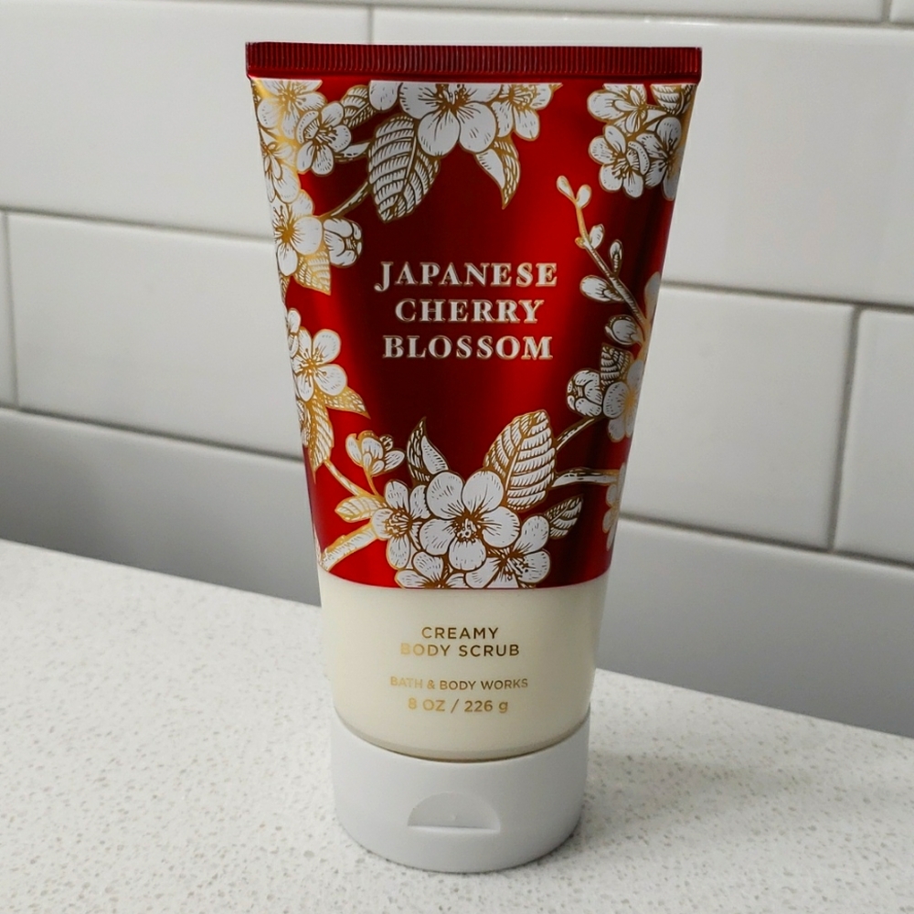 ❣3/25 ❣  Bath & Body Works JAPANESE CHERRY BLOSSOM Creamy Body Scrub